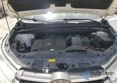 2018 Toyota Highlander Le from USA, damaged, VIN 5TDZZRFH2JS275754